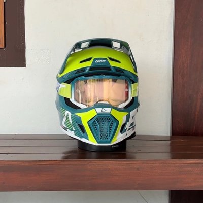 Leatt 7.5 Helmet with Goggles