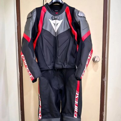 Dainese Avro 4 two-piece leather motorcycle suit (size 56)
