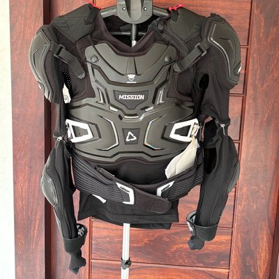 Leatt Mission Body Protector